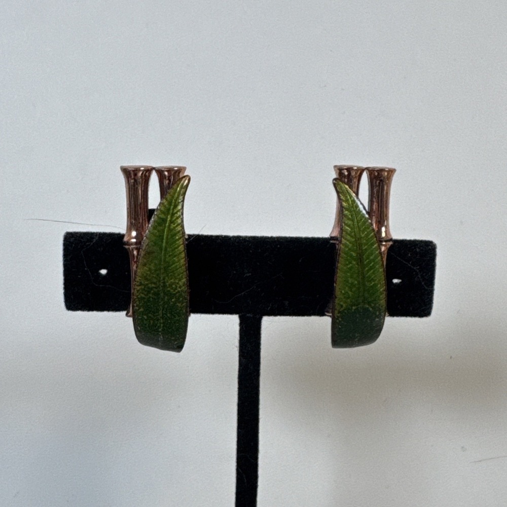 VTG Matisse Renoir Light  Dark Forest Green Bamboo Earrings